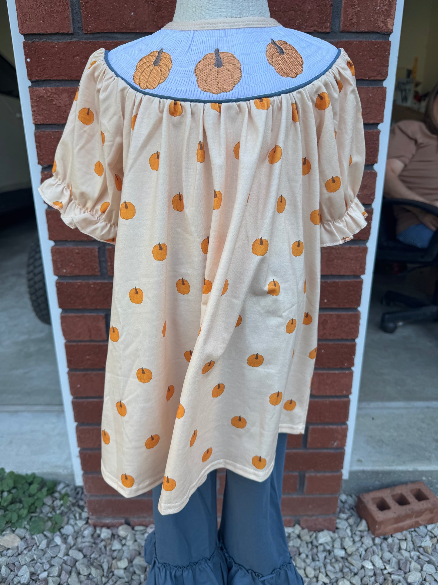 Khaki Embroidery Smocked Ruffle Pants Set