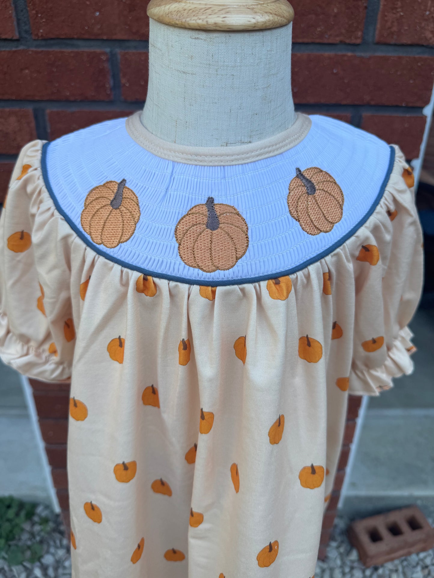 Khaki Embroidery Smocked Ruffle Pants Set